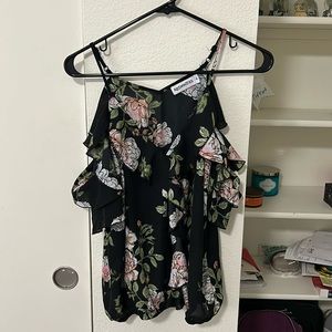 Floral summer top that is black
